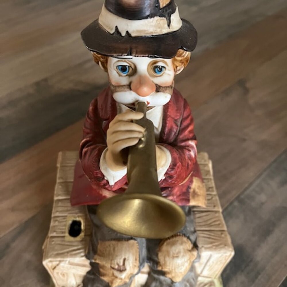 Willie Melody in Motion the Hobo Clown. Limited Edition Retired Japan 11.5" T